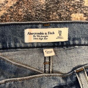A&F 90’s High Rise Jean